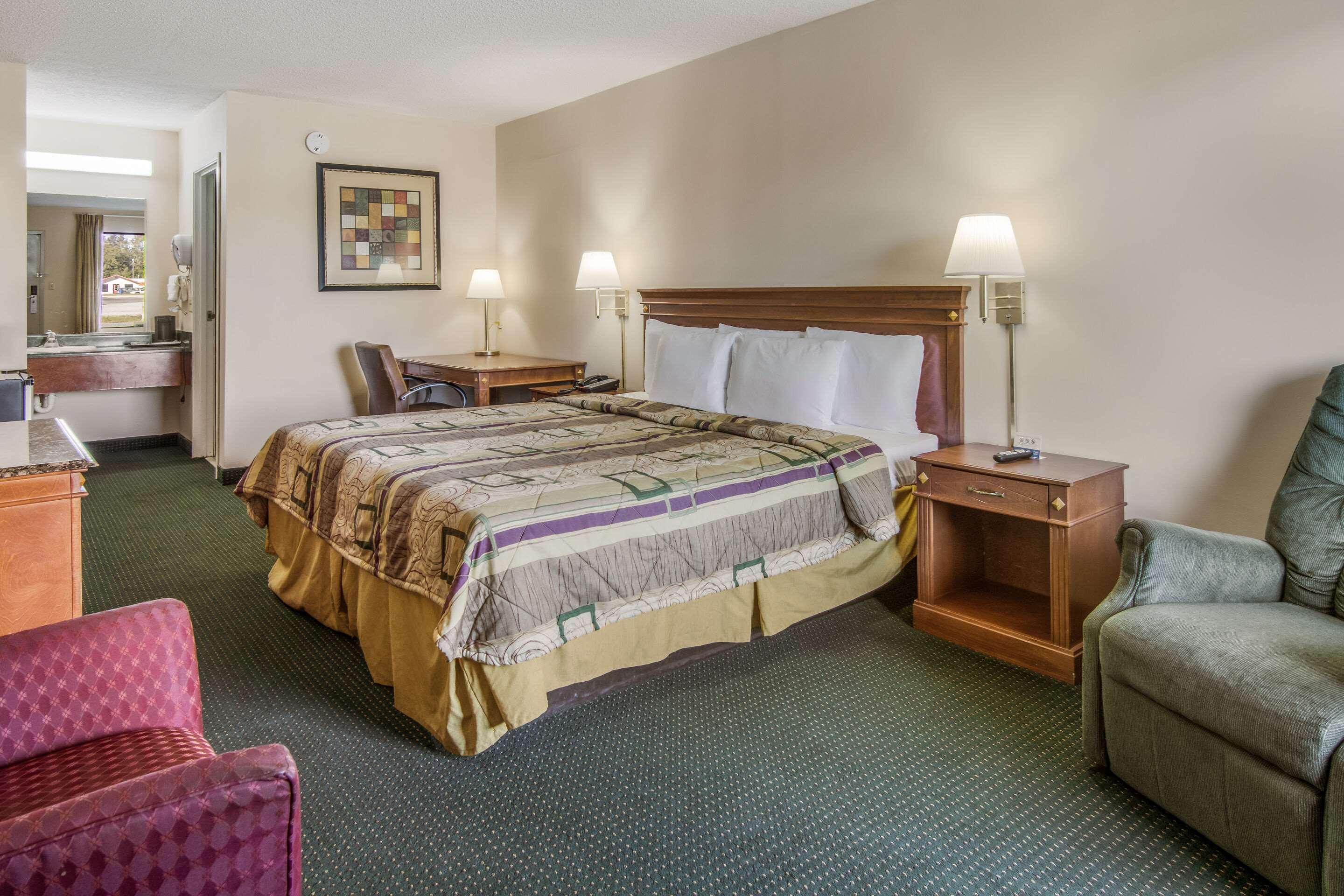 Rodeway & Hotel Dublin